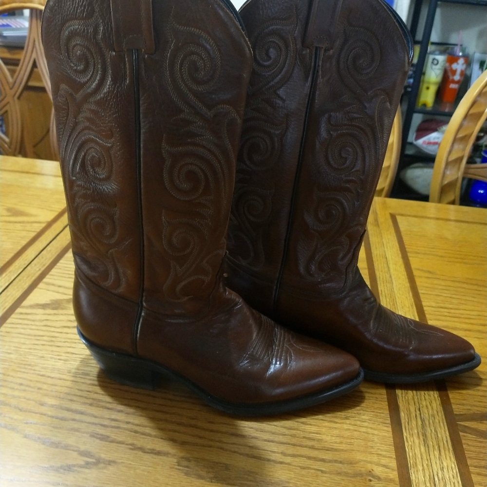 Tony Lama cowboy boots size 7